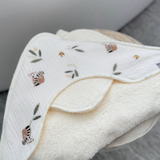 Baluchon ⚜ BAM-5315-T-2009 Sortie de bain pour bébé - Lémuriens - Bambino par Baluchon vendu par Veille sur toi