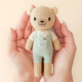 Cuddle + kind TINYHONBERCHA4 Peluche avec jolie boîte - Tiny 6" - Charlie l'ours miel - Cuddle + kind vendu par Veille sur toi