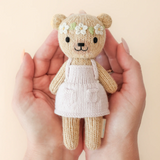 Cuddle + kind TINYHONBEROLV4 Peluche avec jolie boîte - Tiny 6" - Olivia l'ours miel - Cuddle + kind vendu par Veille sur toi