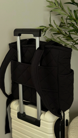 Dans le sac â Quilted-Convertible-Backpack-Black Sac Ă dos matelassĂ© convertible - Noir - Dans le sac vendu par Veille sur toi