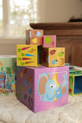 Djeco DJ08510 Boîtes à empiler - Cubes arc-en-ciel - Djeco vendu par Veille sur toi
