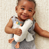 Itzy Ritzy 303301808 Peluche d'éveil Itzy Huggable™ - Gracie l'oie - Itzy Ritzy vendu par Veille sur toi