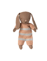 Maileg 16-5023-00 Lapin micro avec barboteuse en tricot - Maileg Barboteuse rose rayée vendu par Veille sur toi