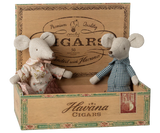 Maileg 17-6303-00 Grand-maman et grand-papa souris dans une boite à cigares - Maileg vendu par Veille sur toi