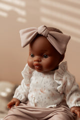 Paola Reina PR-4118 Bébé Gordis - Ruby avec blouse fleurie, pantalon et boucle - Paola Reina vendu par Veille sur toi