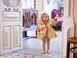 Paola Reina PR-4125 Bébé Gordis - Leire avec salopette fleurie et bandeau - Paola Reina vendu par Veille sur toi