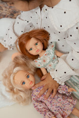 Paola Reina PR-4706 Poupée Las Amigas - Clara avec robe fleurie - Paola Reina vendu par Veille sur toi