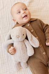 Snuggle Bunnies SB-Pen-Bei Peluche Pénélope le lapin - Beige - Snuggle Bunnies vendu par Veille sur toi