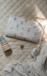 Veille sur toi ⚜ VST-TO-CVOLANT Taie d'oreiller pour enfant - Cerf-volant - Veille sur toi vendu par Veille sur toi