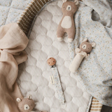 Avery Row RATBBE Hochet en tricot - Ours - Avery Row vendu par Veille sur toi