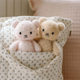 Cuddle + kind BBYBERALPPK003 Peluche - Bébé ours bouclé 7" - Fraise - Cuddle + kind vendu par Veille sur toi