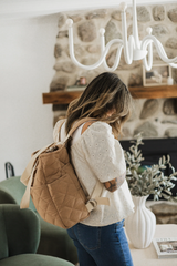 Dans le sac ⚜ Quilted-Convertible-Backpack-Tan Sac à dos matelassé convertible - Tan - Dans le sac vendu par Veille sur toi