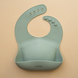 Minika ⚜ BavoirSilicone-Sauge Bavoir en silicone - Minika Sauge vendu par Veille sur toi