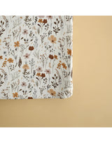 Minika ⚜ HousseMatelasLanger-Wildflowers Housse pour matelas à langer - Minika Fleurs sauvages vendu par Veille sur toi