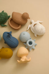 Minika ⚜ JouetsBain-CanardAmande-TortueCoquille Jouets de bain - Canard amande et tortue coquille - Minika vendu par Veille sur toi
