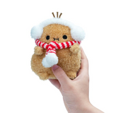 Noodoll T02849 Mini peluche assise - Ricespud avec écharpe rayée rouge - Noodoll vendu par Veille sur toi