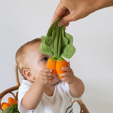 Oli & Carol L-MINDOU-CARROT Duo jouet de dentition et doudou - Cathy la Carotte - Oli & Carol vendu par Veille sur toi
