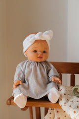 Paola Reina PR-4126 Bébé Gordis - Raky avec blouse fleurie et bandeau - Paola Reina vendu par Veille sur toi