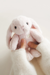 Snuggle Bunnies SB-PenLit-Blo Peluche petite Pénélope le lapin - Blossom - Snuggle Bunnies vendu par Veille sur toi