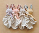 Veille sur toi ⚜ DD-001-07 Doudou Lapin - Marcel endormi - Beige fleuri - Veille sur toi vendu par Veille sur toi