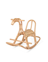 Cheval à bascule en rotin marque  Poppie Toys vendu par Veille sur toi