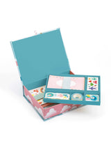 Coffret papeterie Charlotte marque  Djeco vendu par Veille sur toi